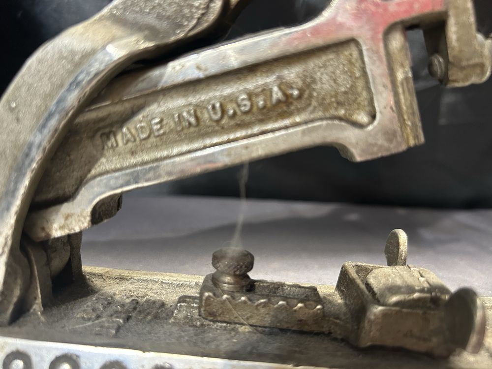 Antyczny Zszywacz z Patentem MADE IN U.S.A., AGME STAPLE 00