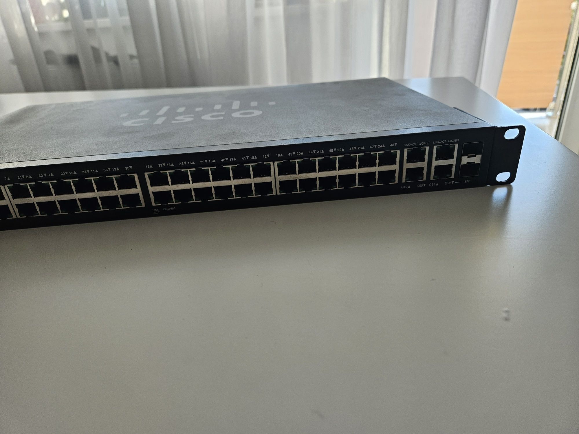 Switch Cisco SG300-52
