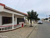 Moradia T3 + Sótão + Anexo em Peniche a apenas 6 minutos da Praia da