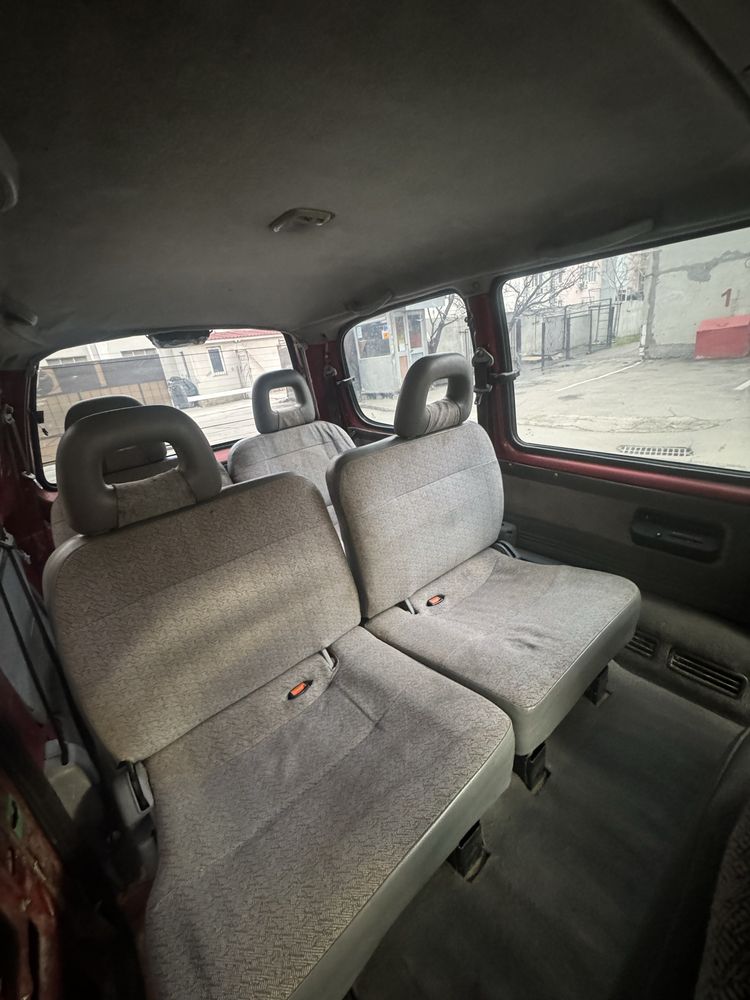 Продам хороший бусик Nissan Vanette 1.6 бензин 1996 год