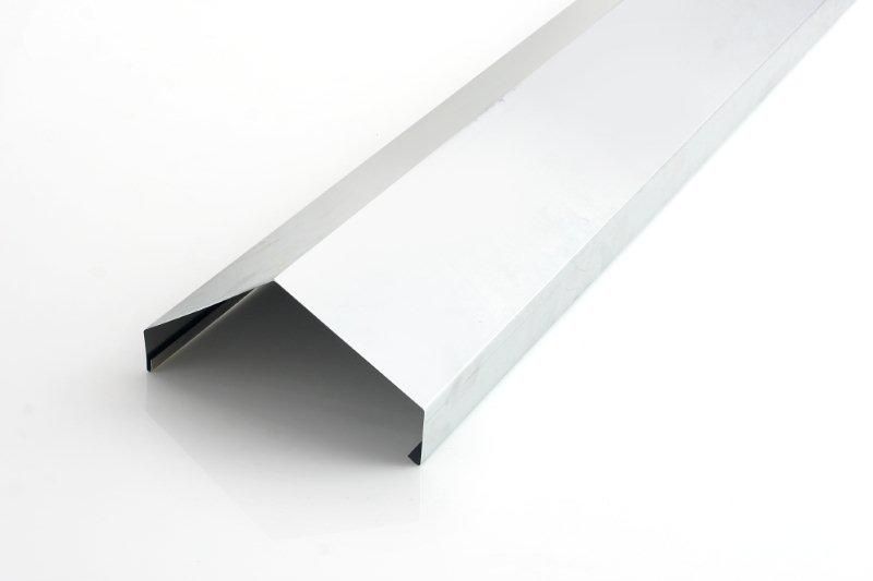 Obróbbki blacharskie na wymiar – gięcie blachy, montaż, dostawa