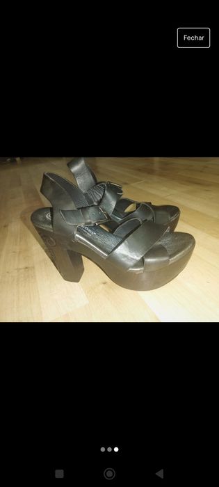 Sandálias pretas