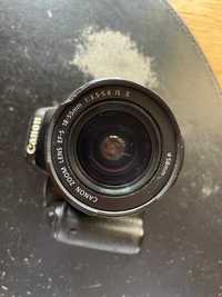 Canon EOS 600D com lente e carregador