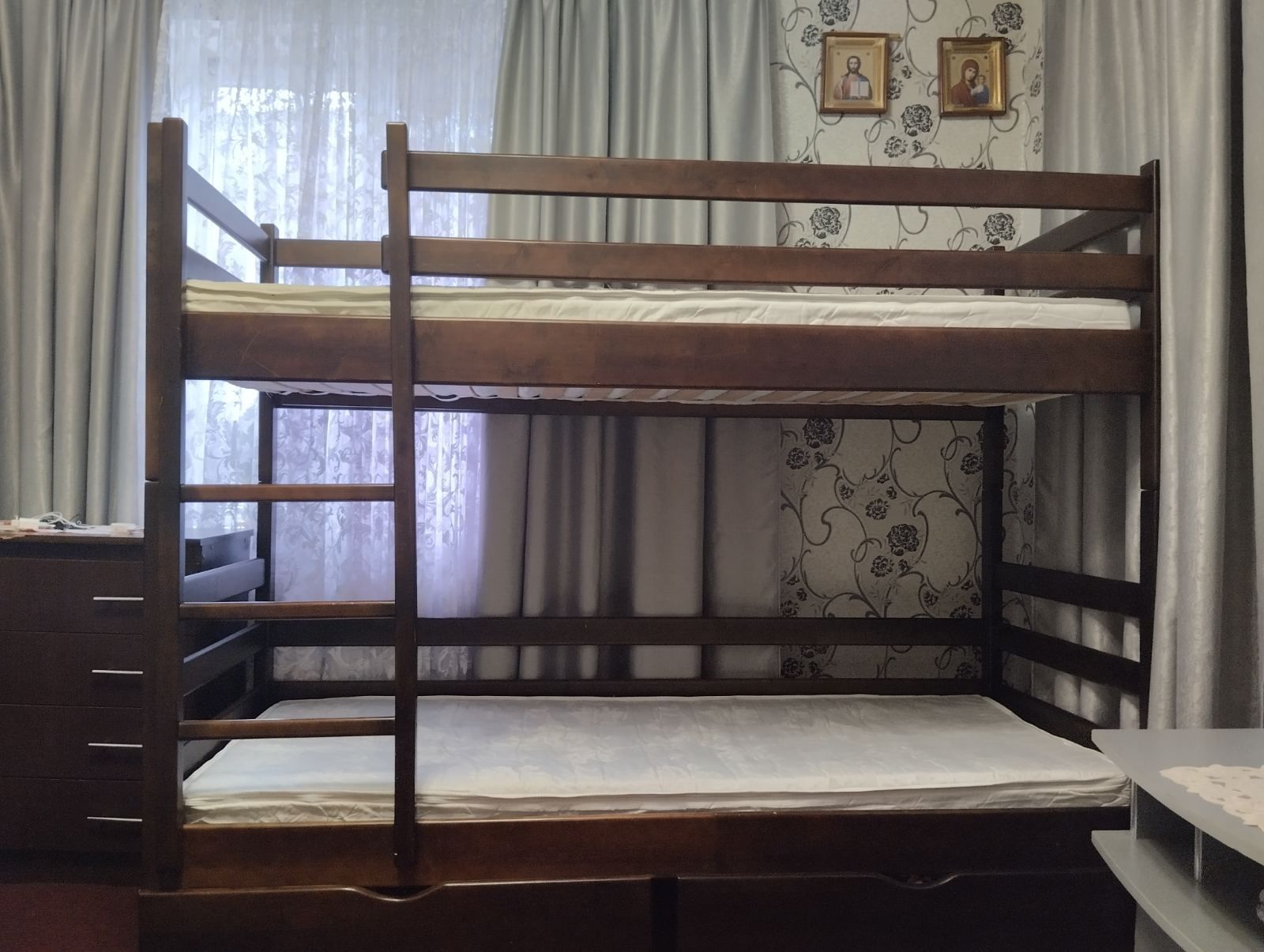 Продається дворівневе дитяче ліжко