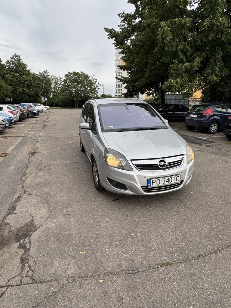 Zafira 2009r 1.9 Automat 7 osób