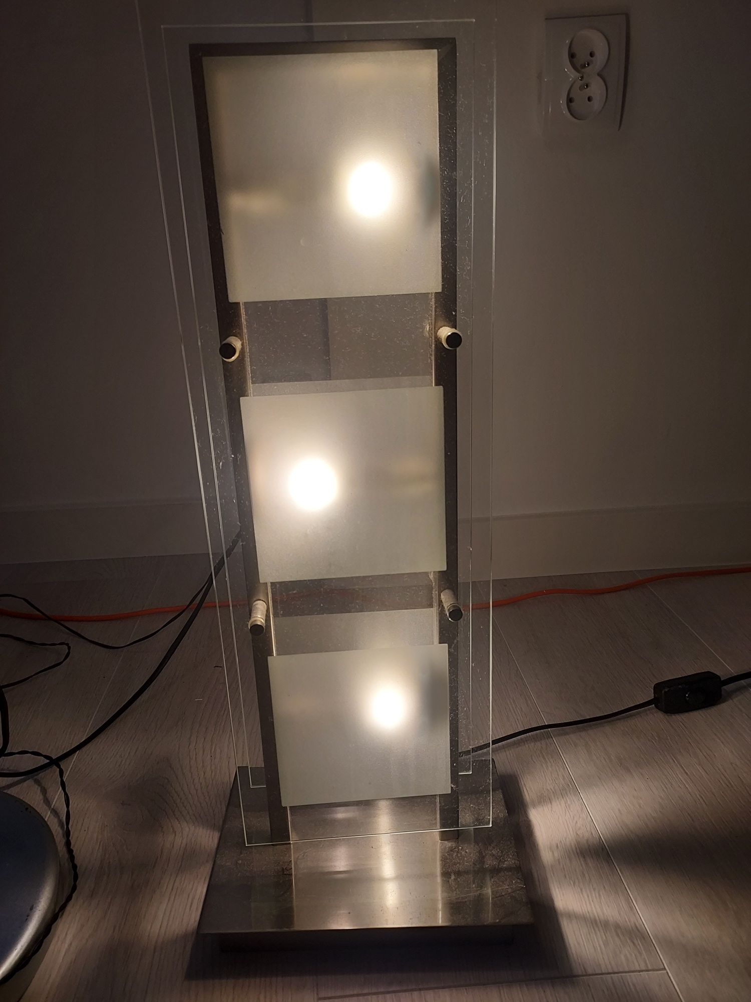 Lampy oświetleniowe stojące