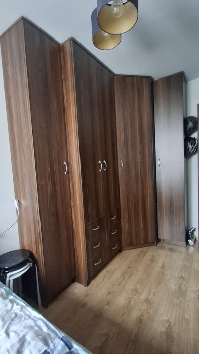 Zestaw mebli do sypialni. Sypialnia. Łóżko. Toaletka. Szafy.