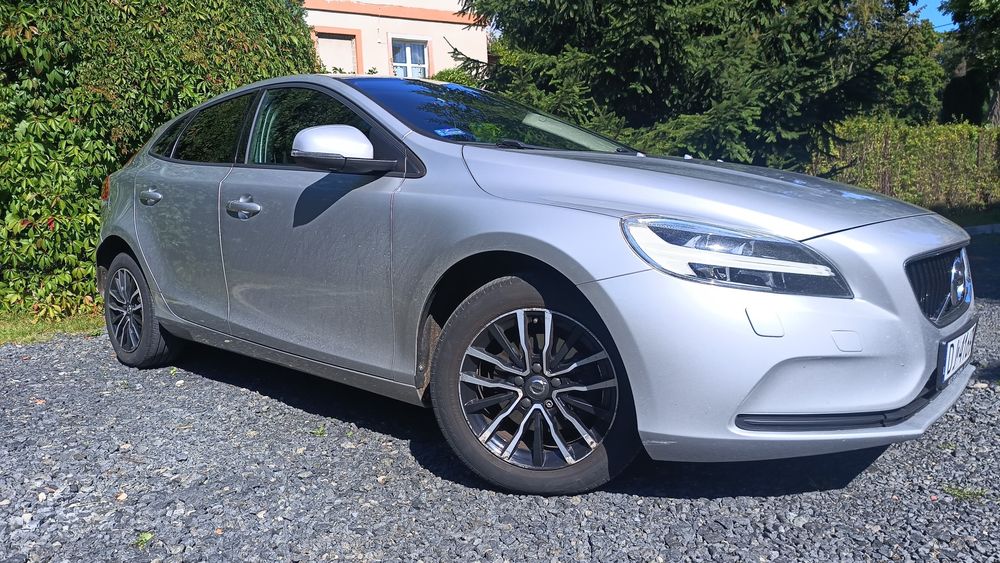 Sprzedam Volvo V40 D2
