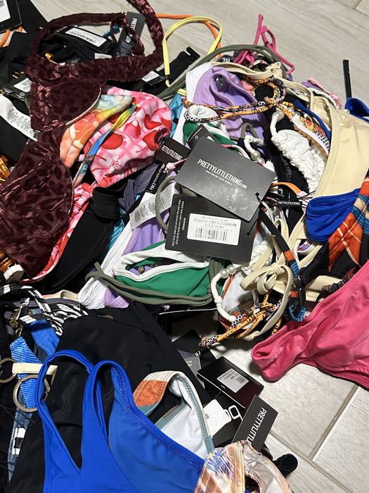 Лот жіночого одягу купальник