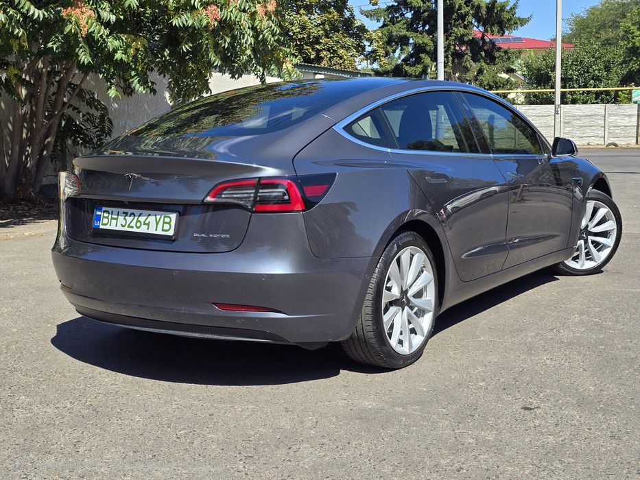 Tesla Model 3 Long Range AWD 2020 рік 450км запас ходу