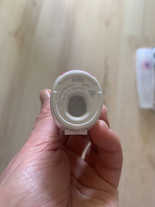 Szczoteczka elektryczna Oral-B (sprzedam)