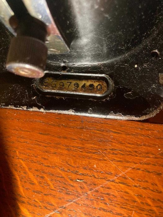 Vende-se máquina de costura vintage