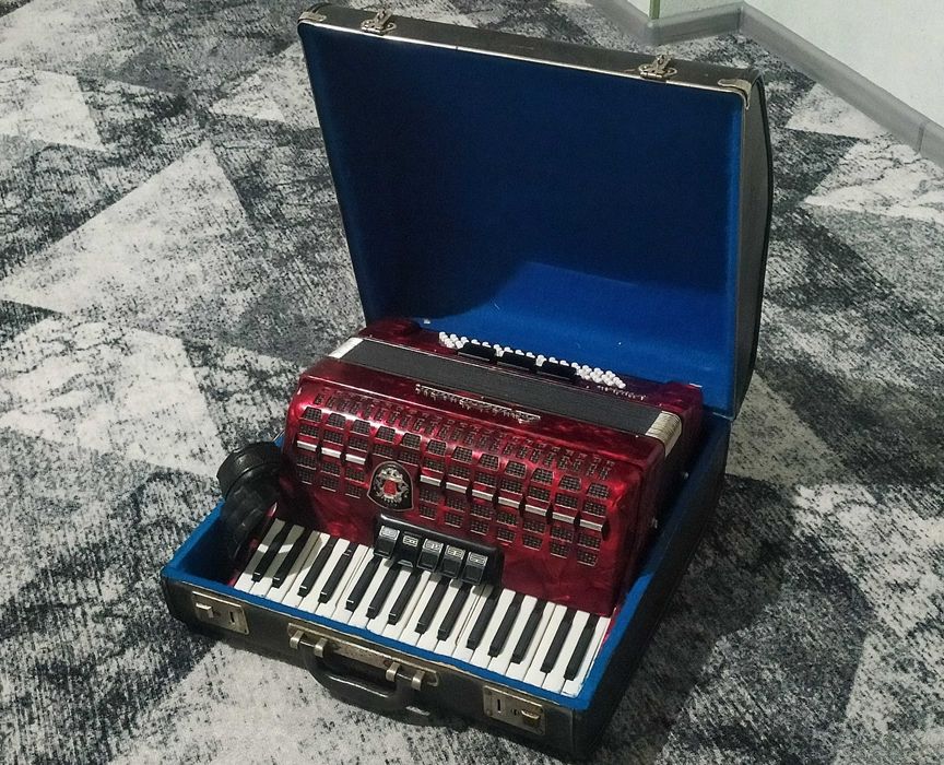 Акордеон Royal Standard