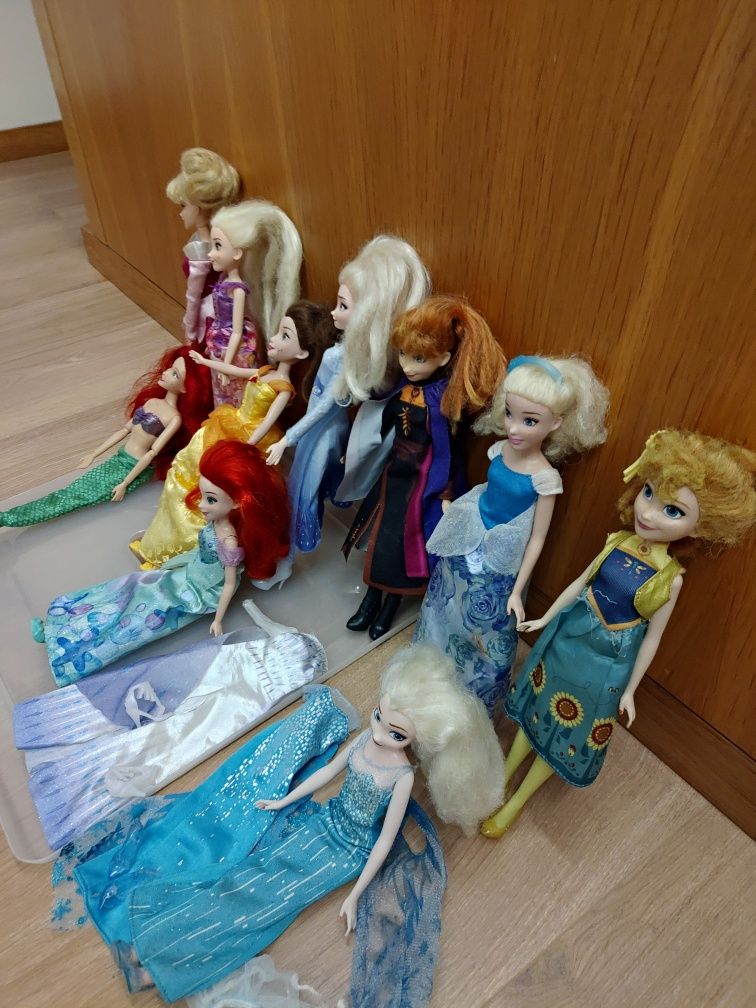 Bonecas oficiais Disney