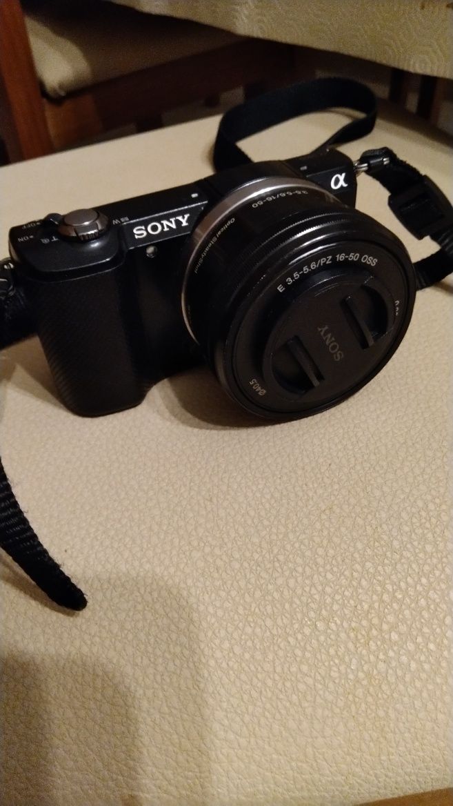 Máquina fotográfica Sony α 5000