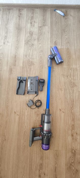 Пылесос ручной для дома Dyson SV28 V11 EU