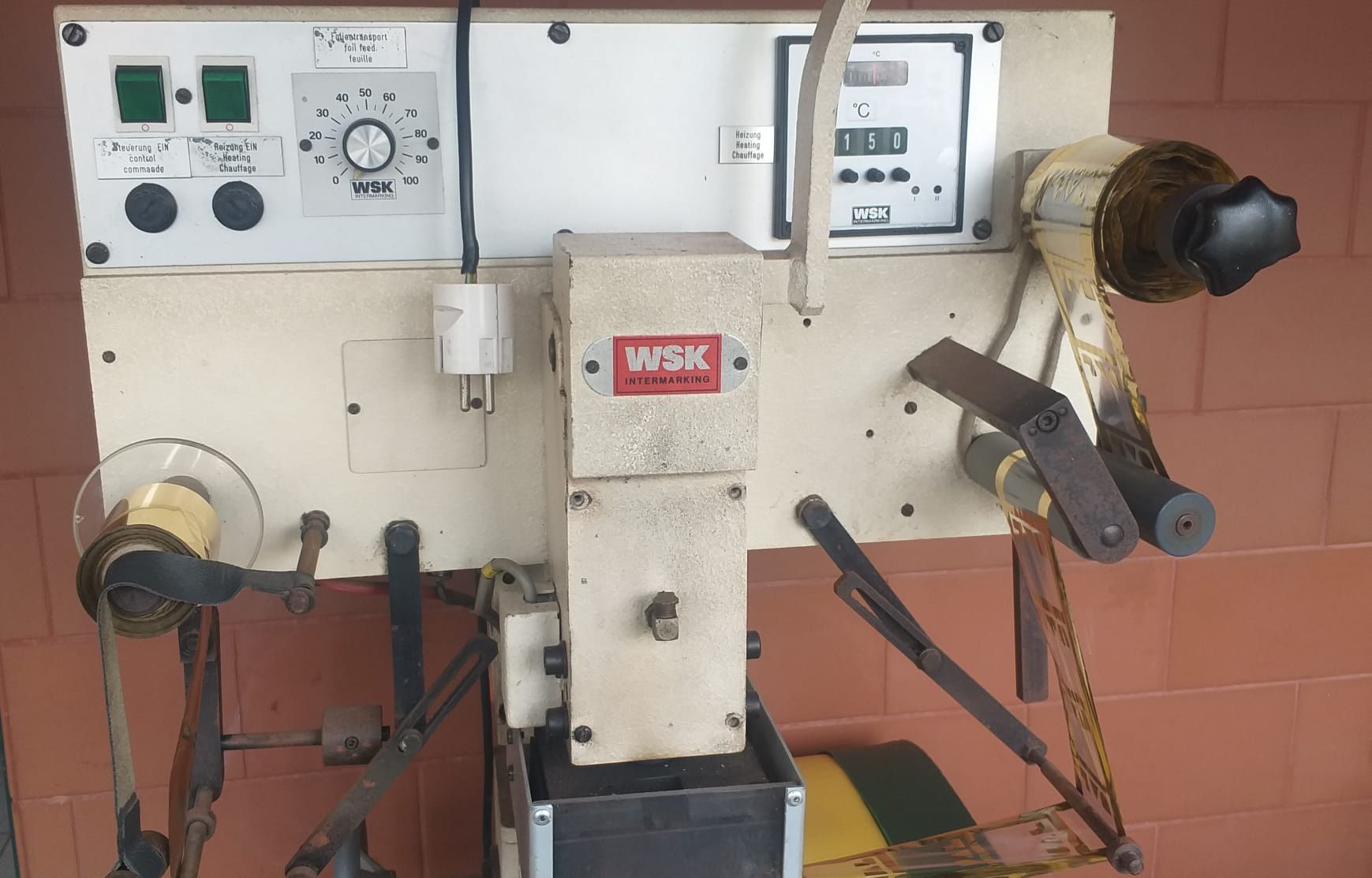 Máquina timbrar fitas manual