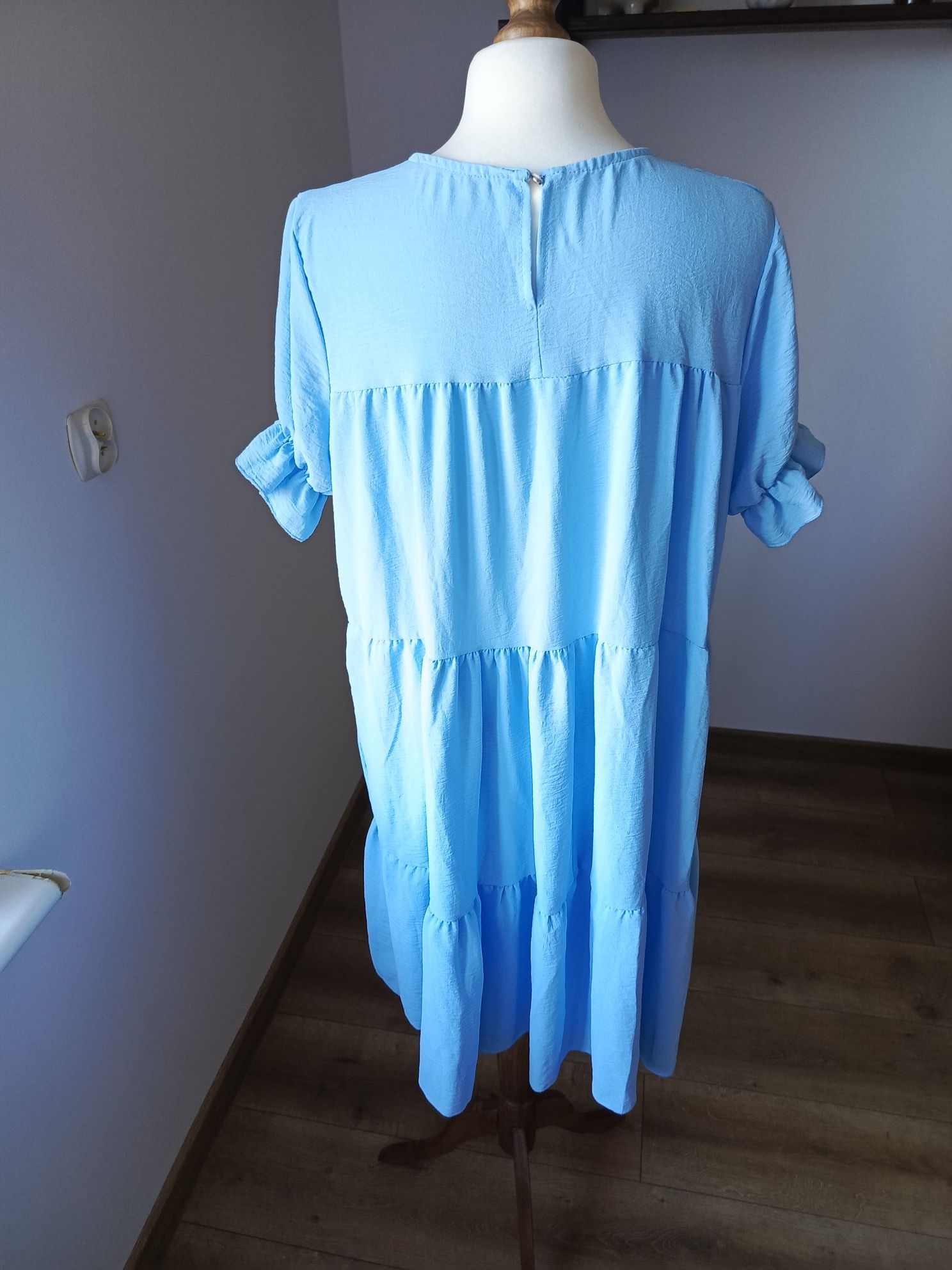 Błękitna sukienka, XL, Made In Italia, plus size