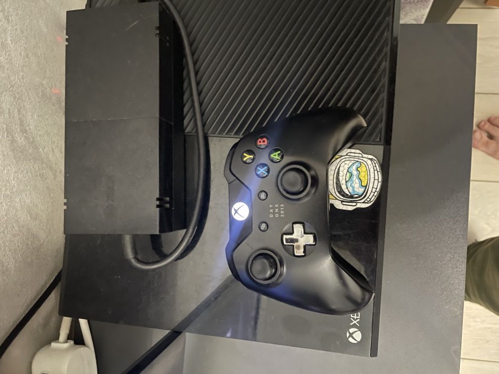 Продам Xbox one 500gb або обмін на модель нижче
