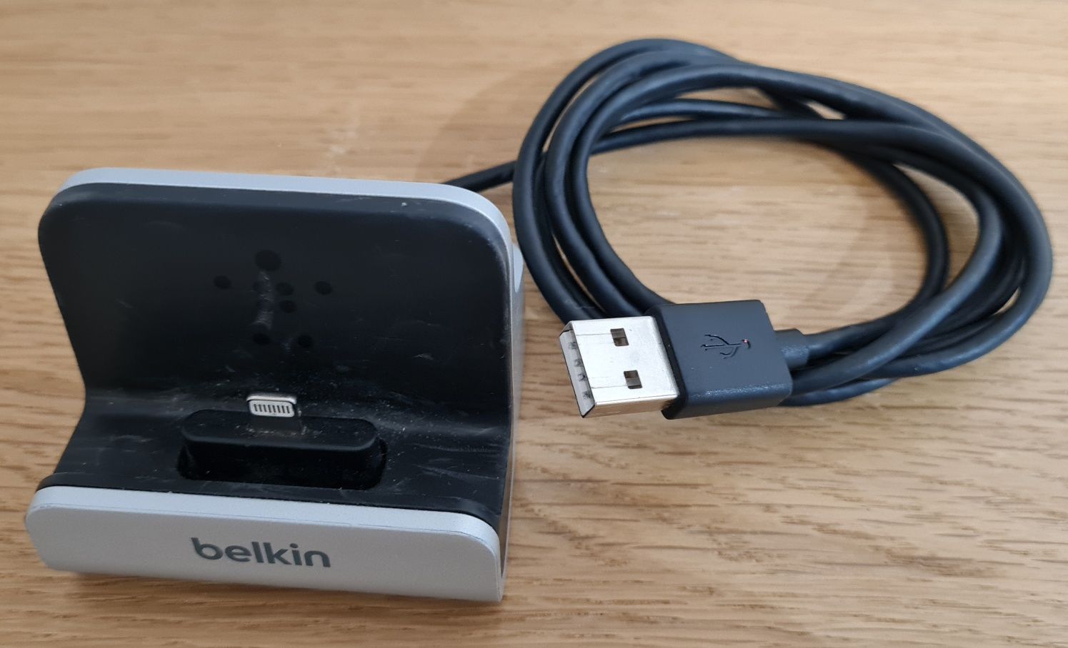 Stacja dokująca do iPhone Belkin F8J045