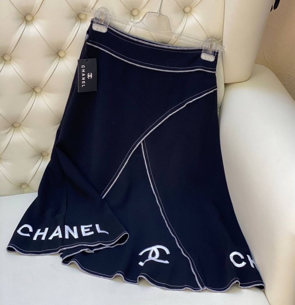 Спідниця Balenciaga, юбка Gucci, Chanel M L