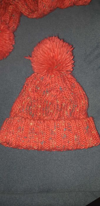 Czapka szalik pompony Reserved