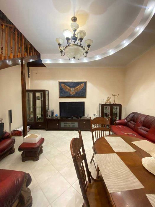 Двухуровневая квартира на Екатерининской.