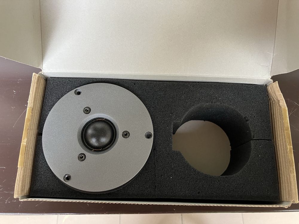 Dynaudio ESOTEC D260 głośnik oryginał jak nowy