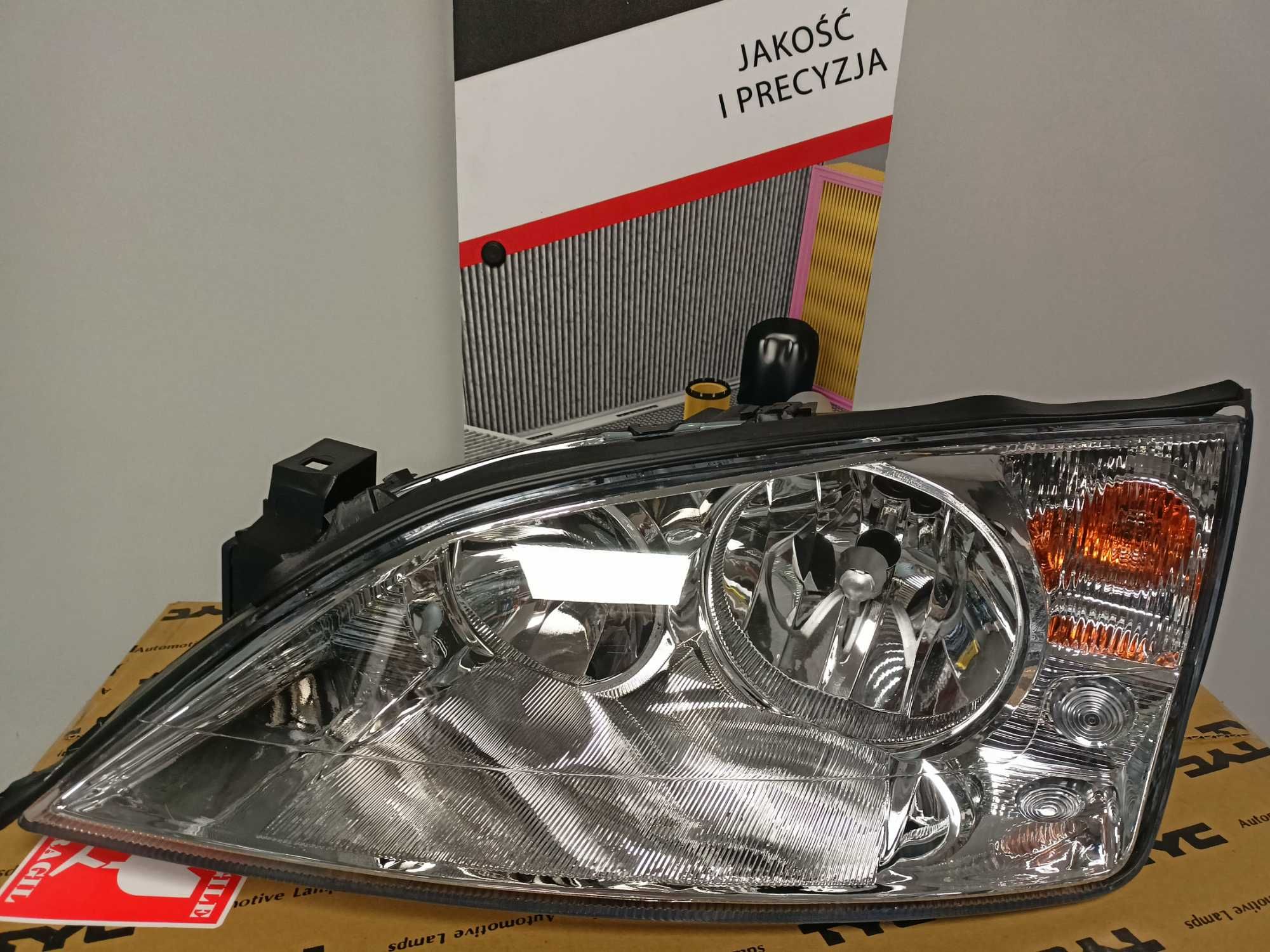 Ford Mondeo MK3 00-07 Lampa/Reflektor przód lewy /H1+H7