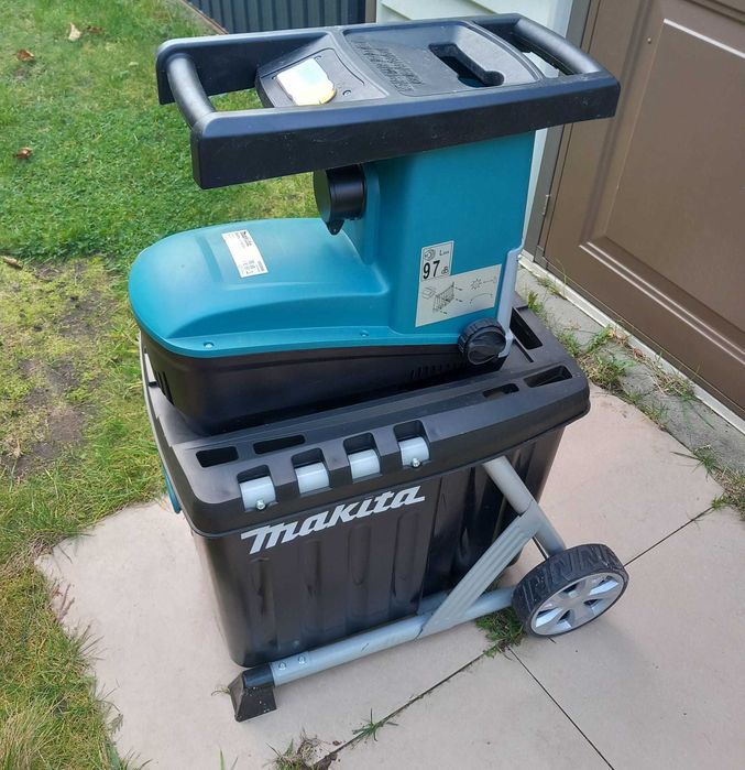 Makita Rozdrabniacz frezowy UD2500