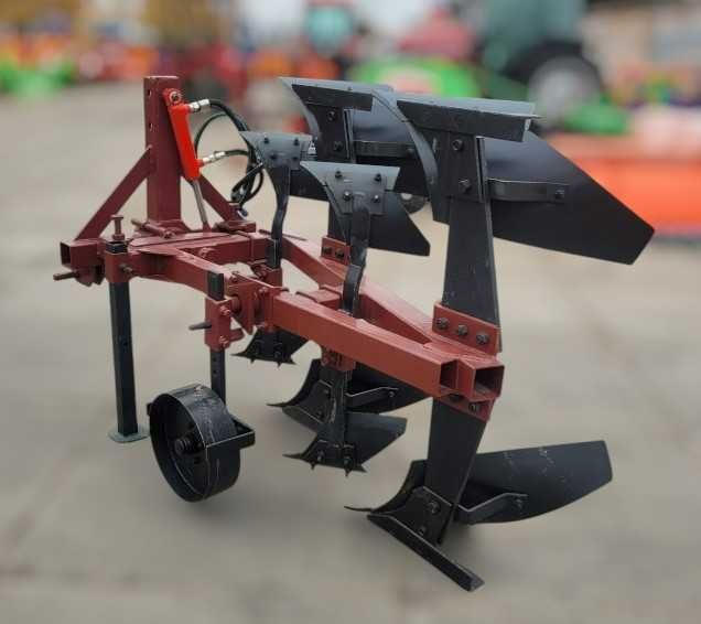 Плуг оборотний з предплужниками 2-25