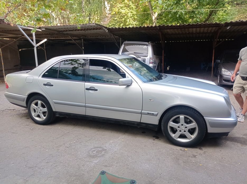 Продам авто Мерседес 210