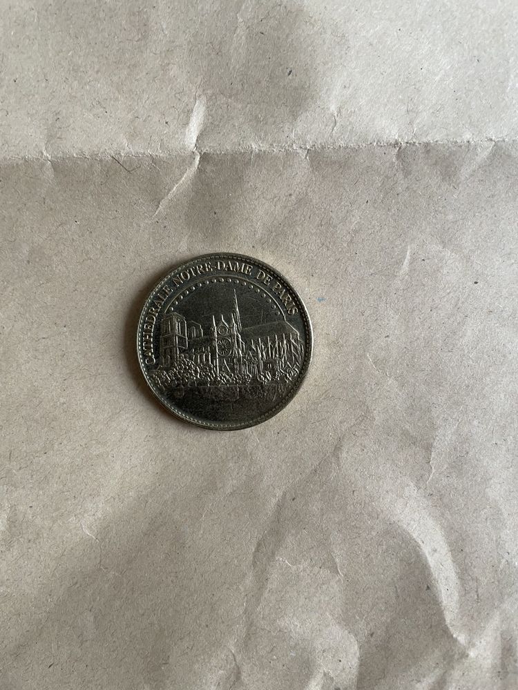 Монета с собора NOTRE DAME DE PARIS ,