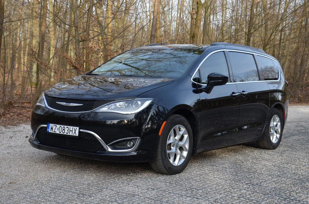 Chrysler Pacifica 8 osobowy