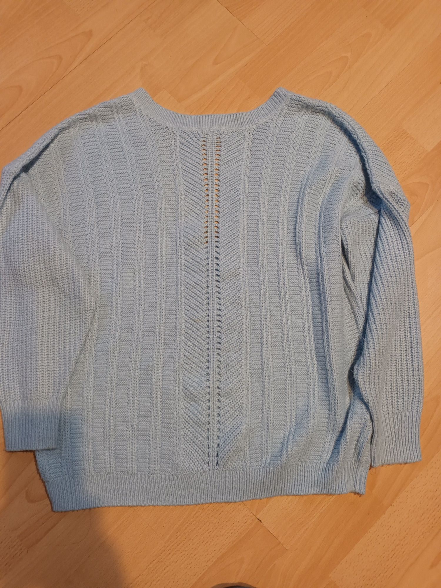 Sweter niebieski rozm S