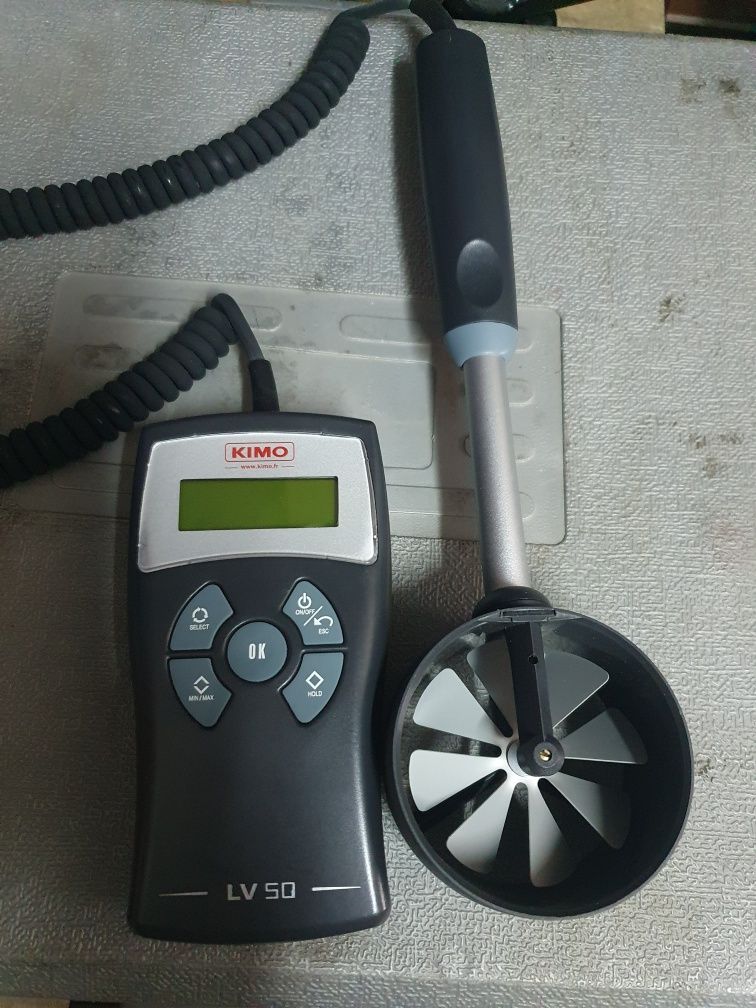 Anemómetro digital com ventoinha