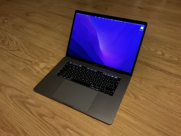 Macbook Pro 15’ (Touch Bar) 2018: 16 GB RAM | 500 GB SSD
