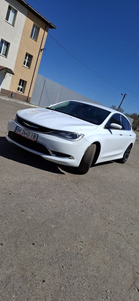 Продам Крайслер 200 2.4 2015р.