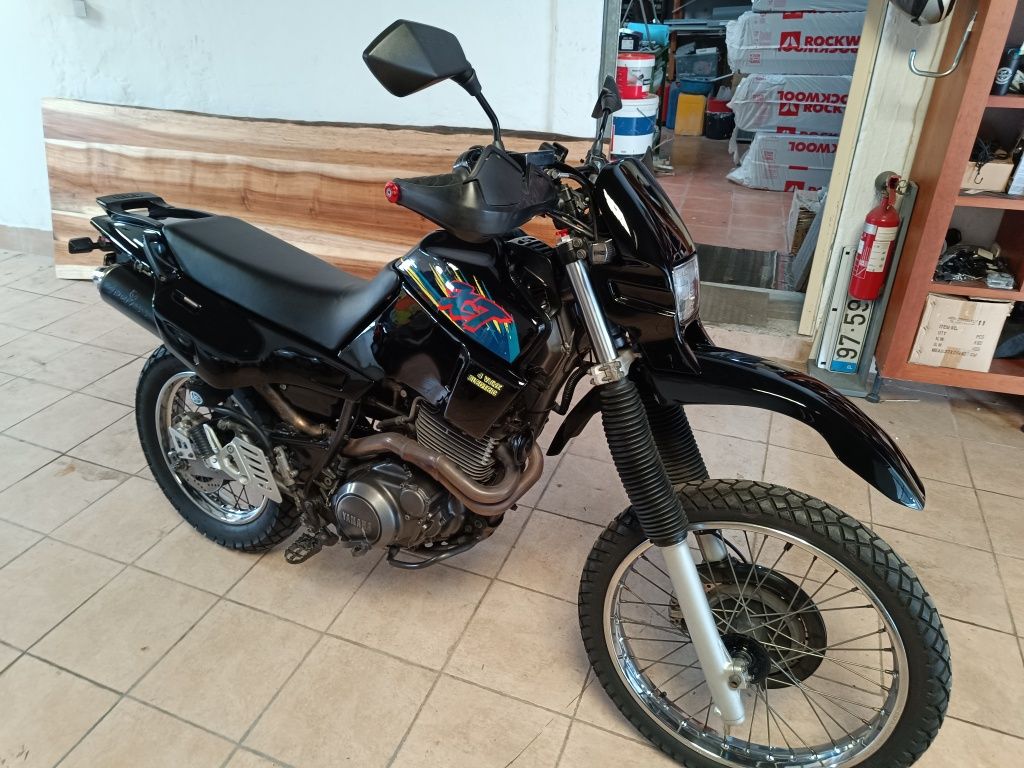 Yamaha xt 600 preta