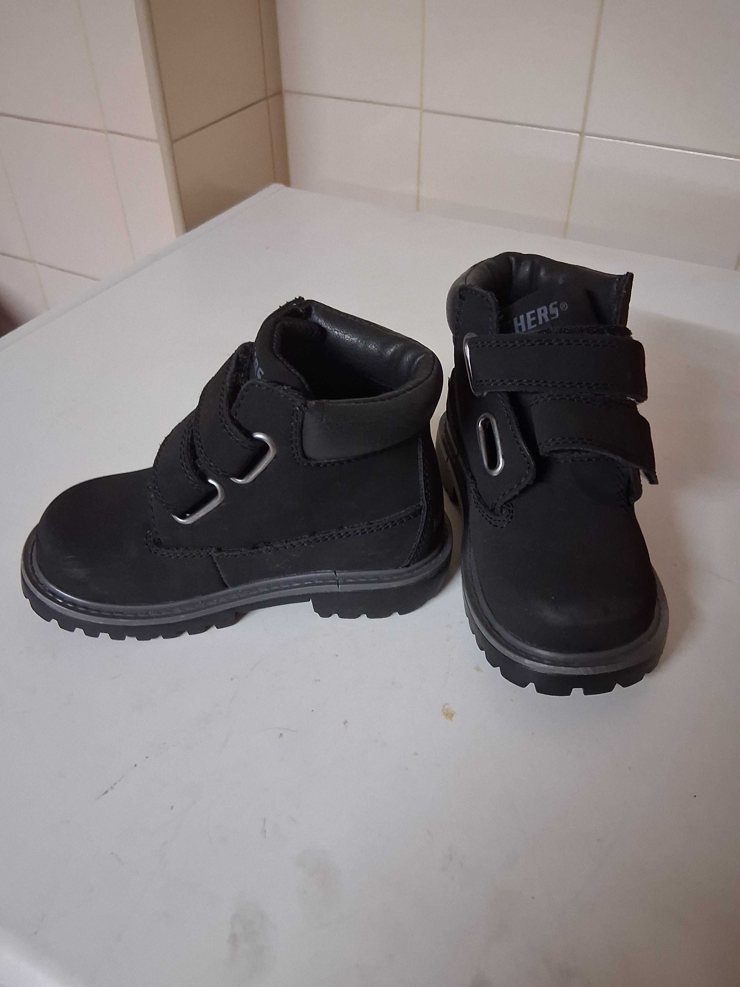 Botas pretas skechers