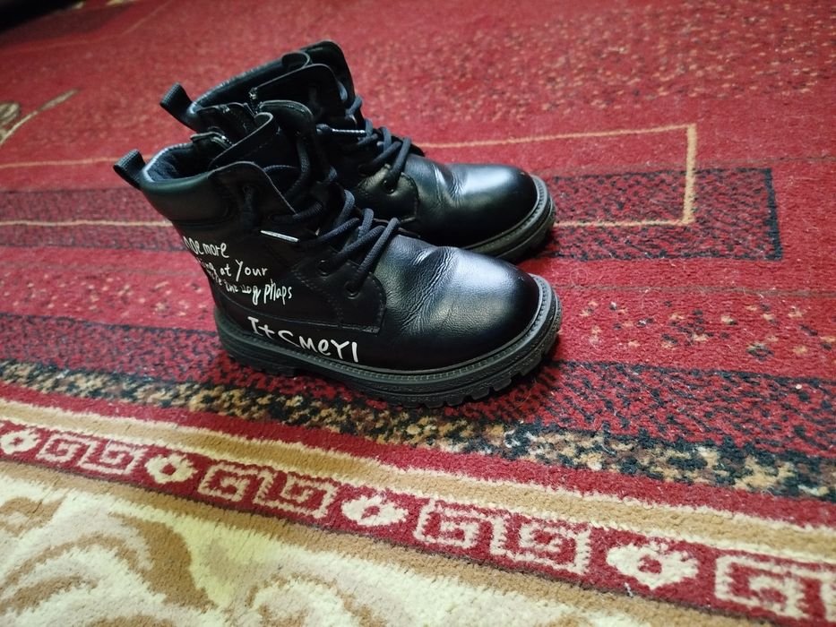 Продам дитячі речі на дівчинку 7-10 в чудовому  стані