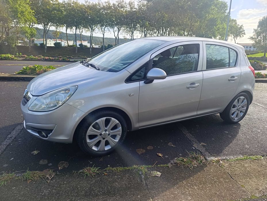 Opel Corsa automático 1.2  2008