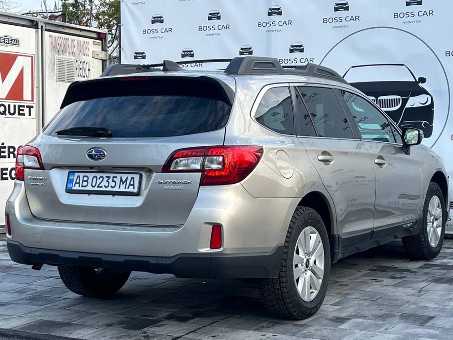 Subaru Outback 2015року 2.5 бензин