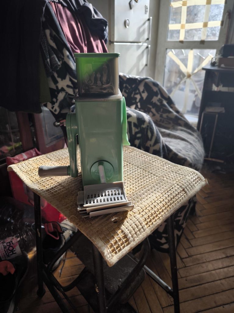 Продам  овощерезку
