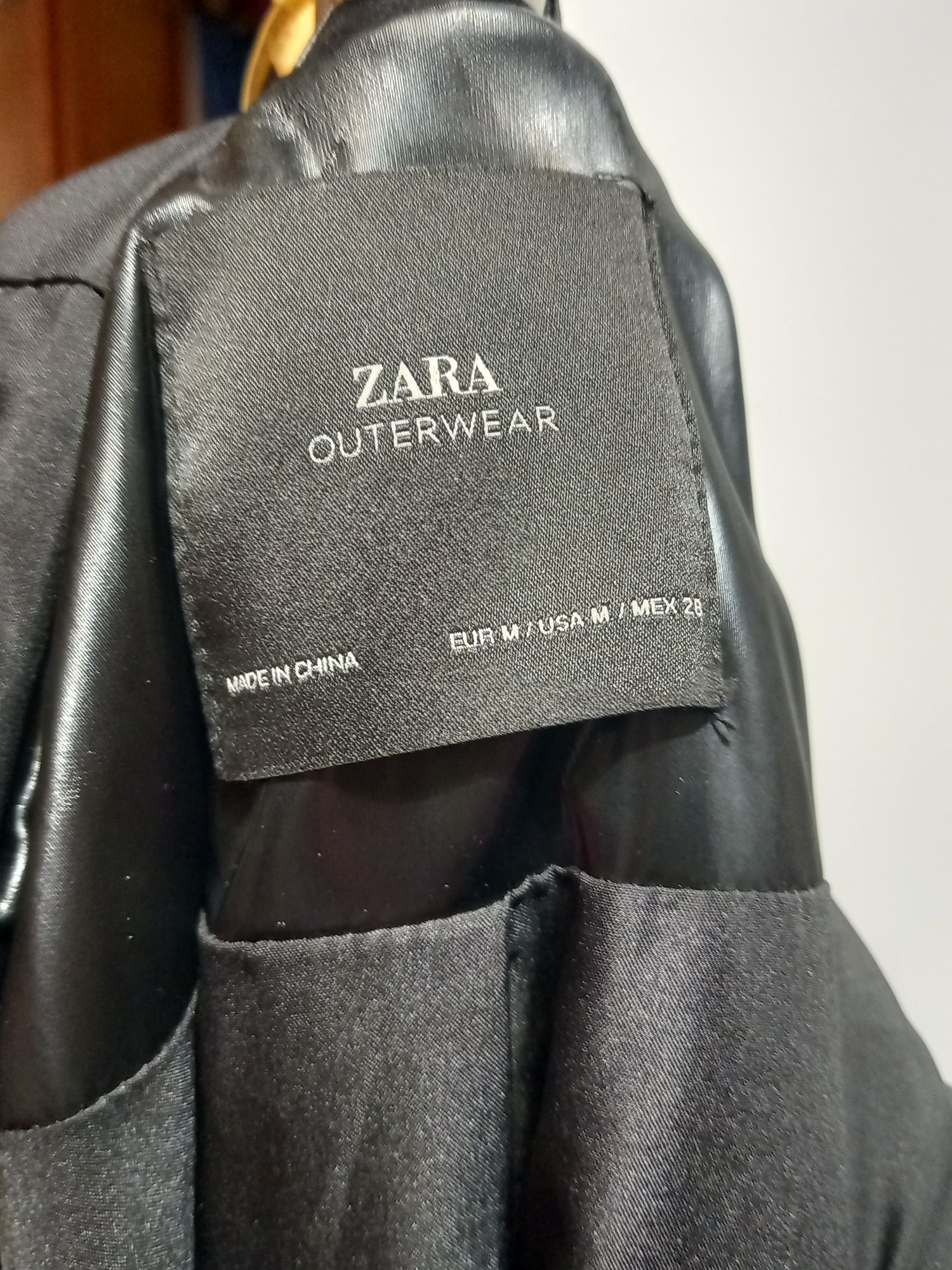 Zara куртка жіноча пуховик