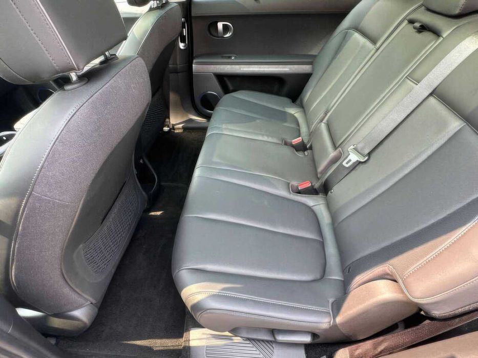 Hyundai Ioniq 5      2023