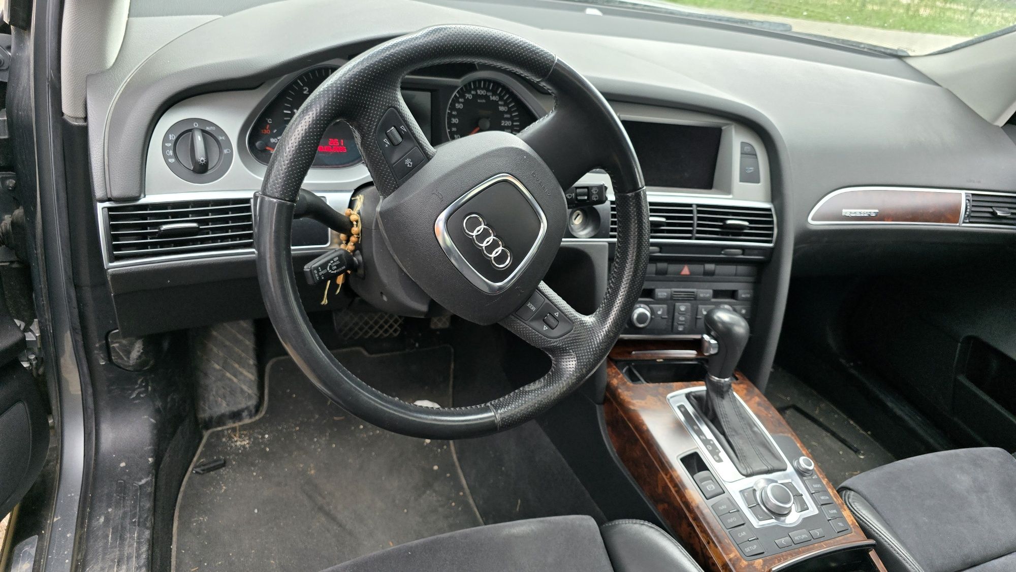 Deska rozdzielcza kokpit Audi A6 C6 Europa