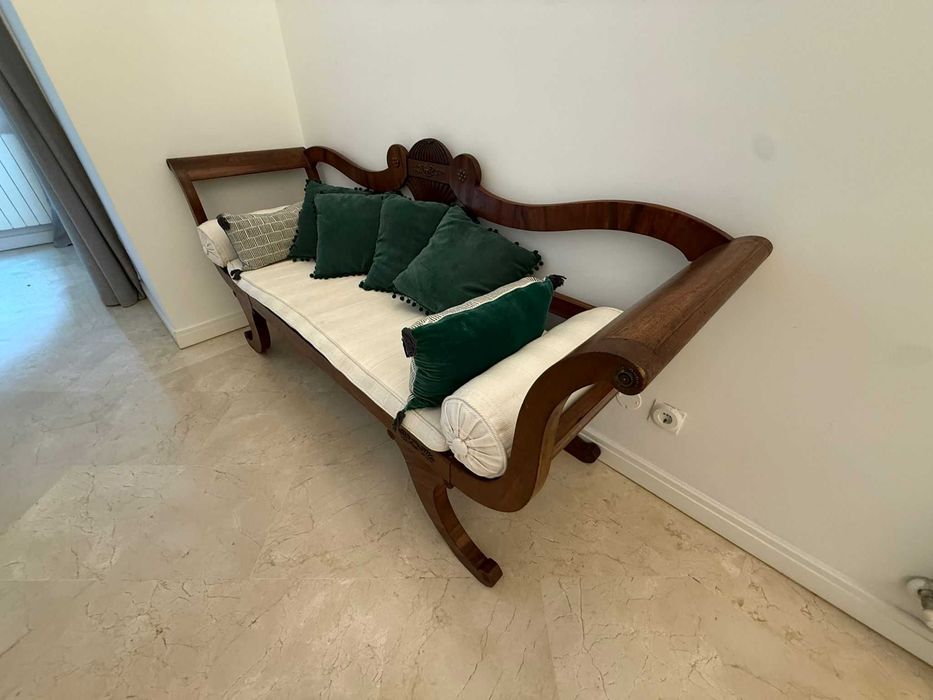 Sofá canapé antigo. Bela antiguidade!