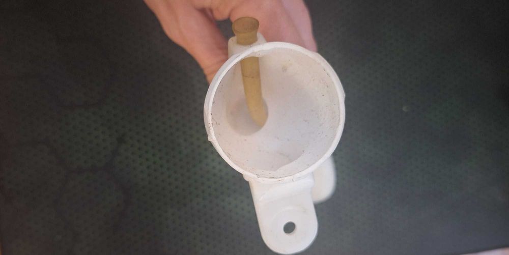 Горловина бачка омивача Polestar 2