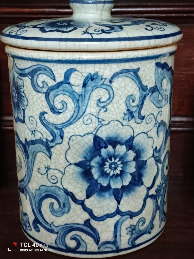 5 peças antigas em louça.  Decorativas e muito bonitas.